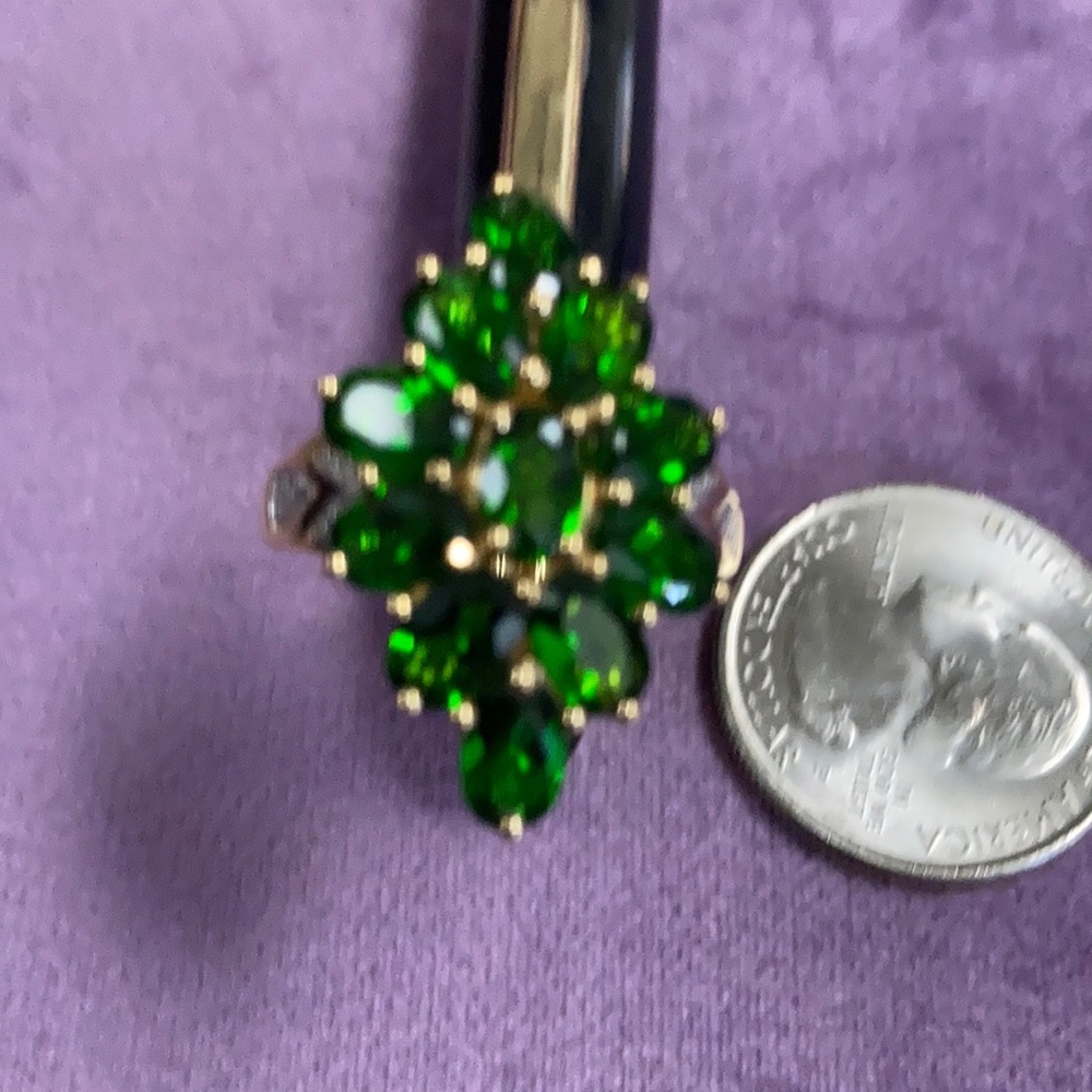 Natural chrome diopside ring